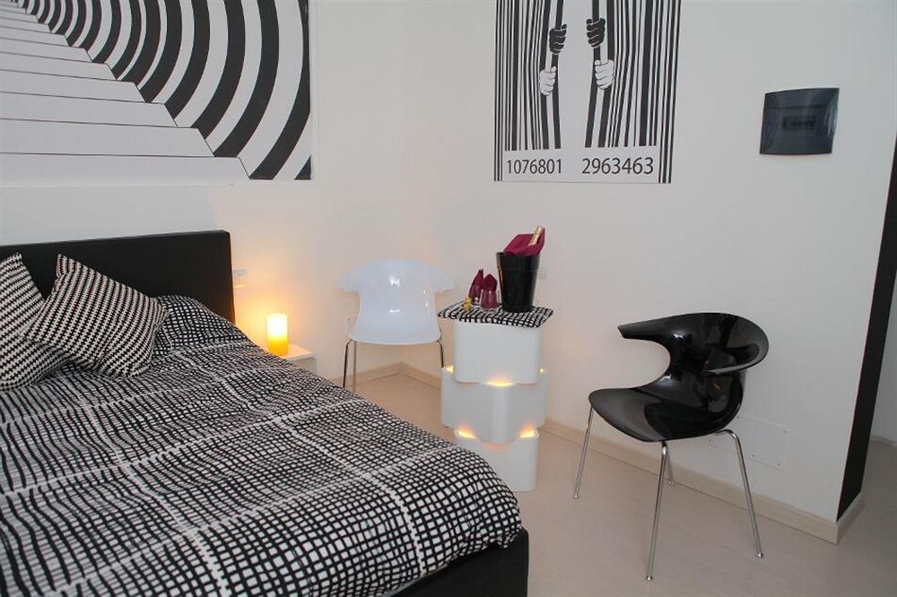 Chroma Italy - Ena Guest House ภายนอก รูปภาพ